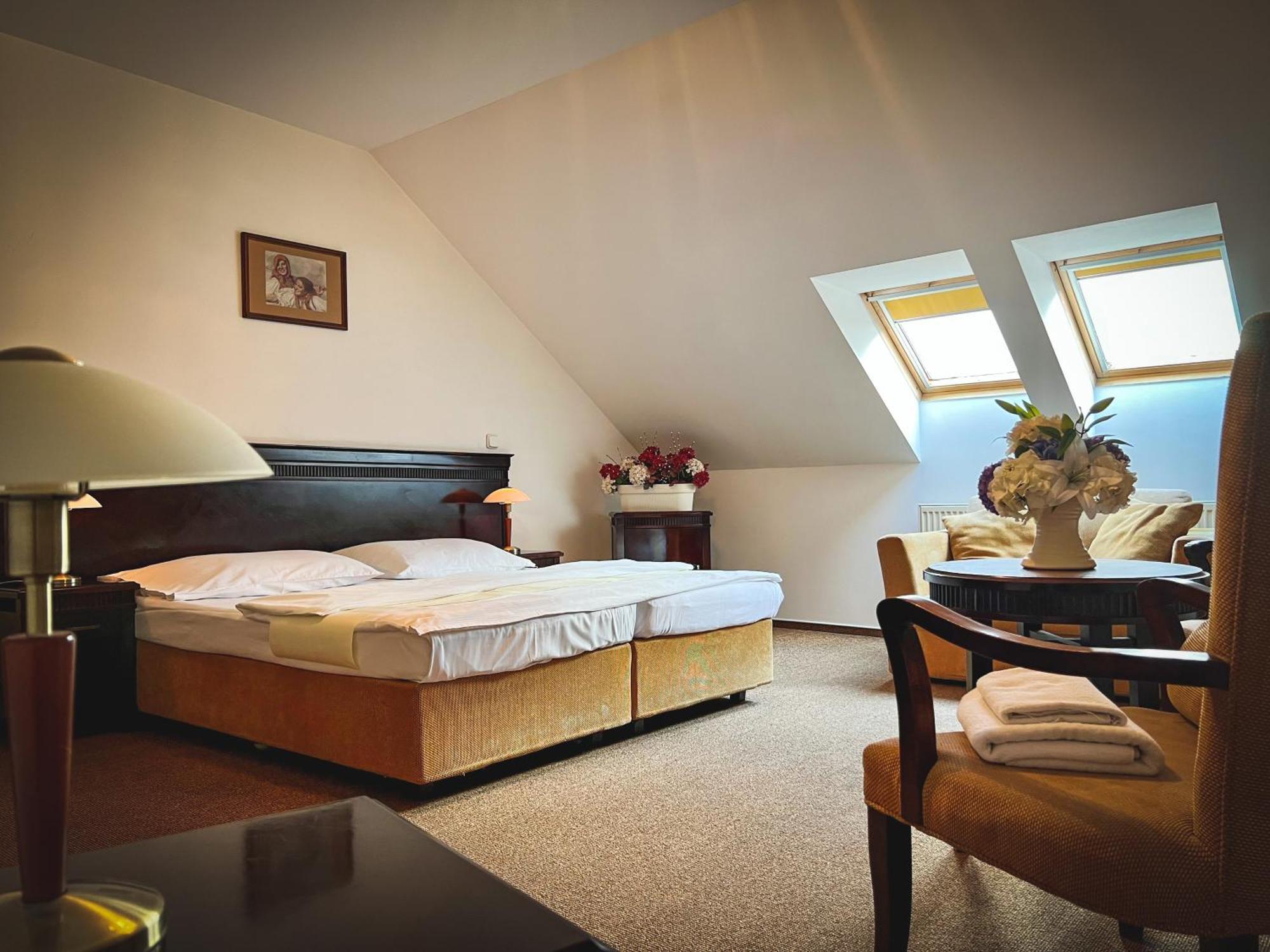 Hotel U Zeleneho Stromu Nepomuk Ngoại thất bức ảnh