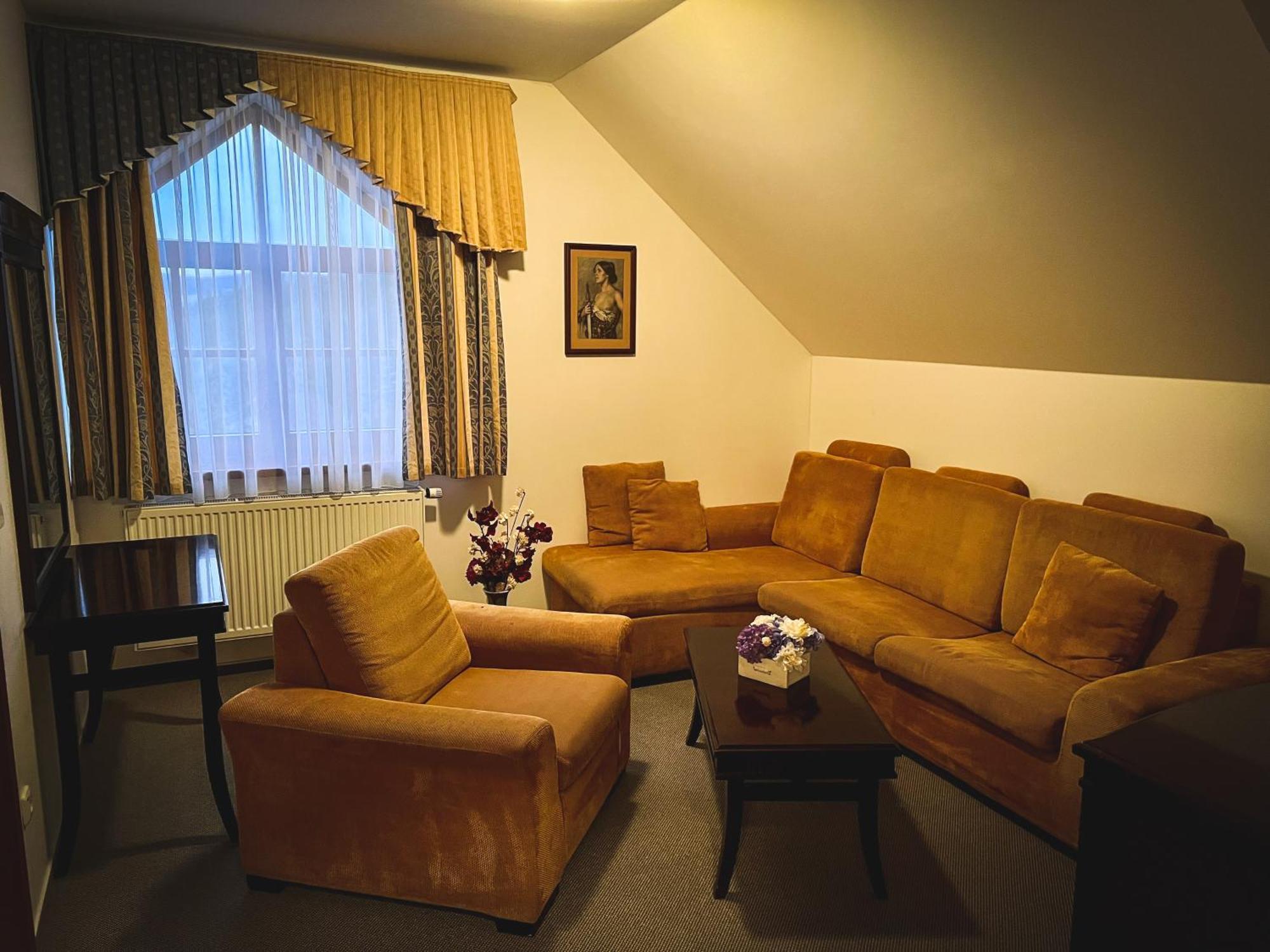 Hotel U Zeleneho Stromu Nepomuk Ngoại thất bức ảnh