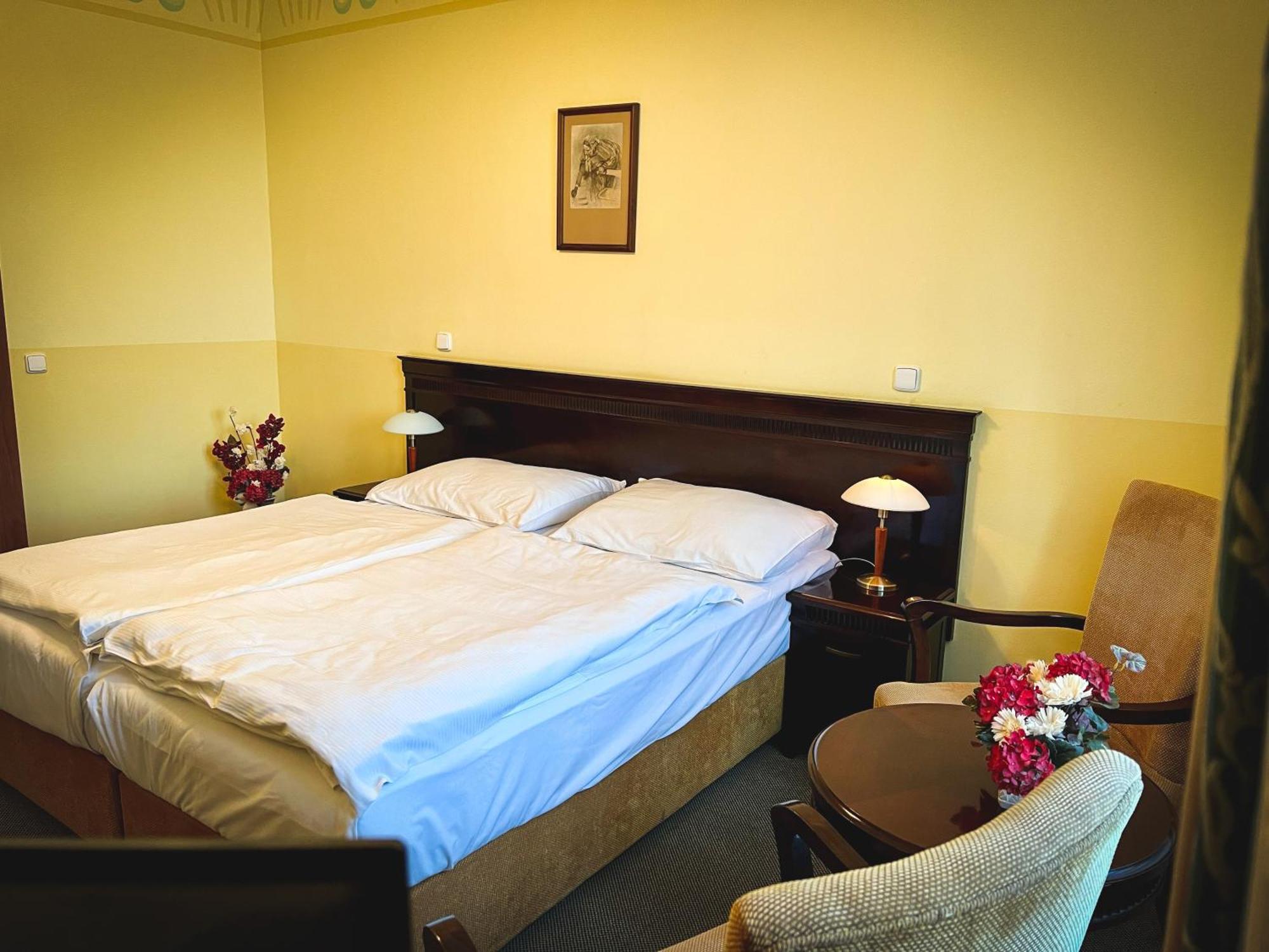 Hotel U Zeleneho Stromu Nepomuk Ngoại thất bức ảnh