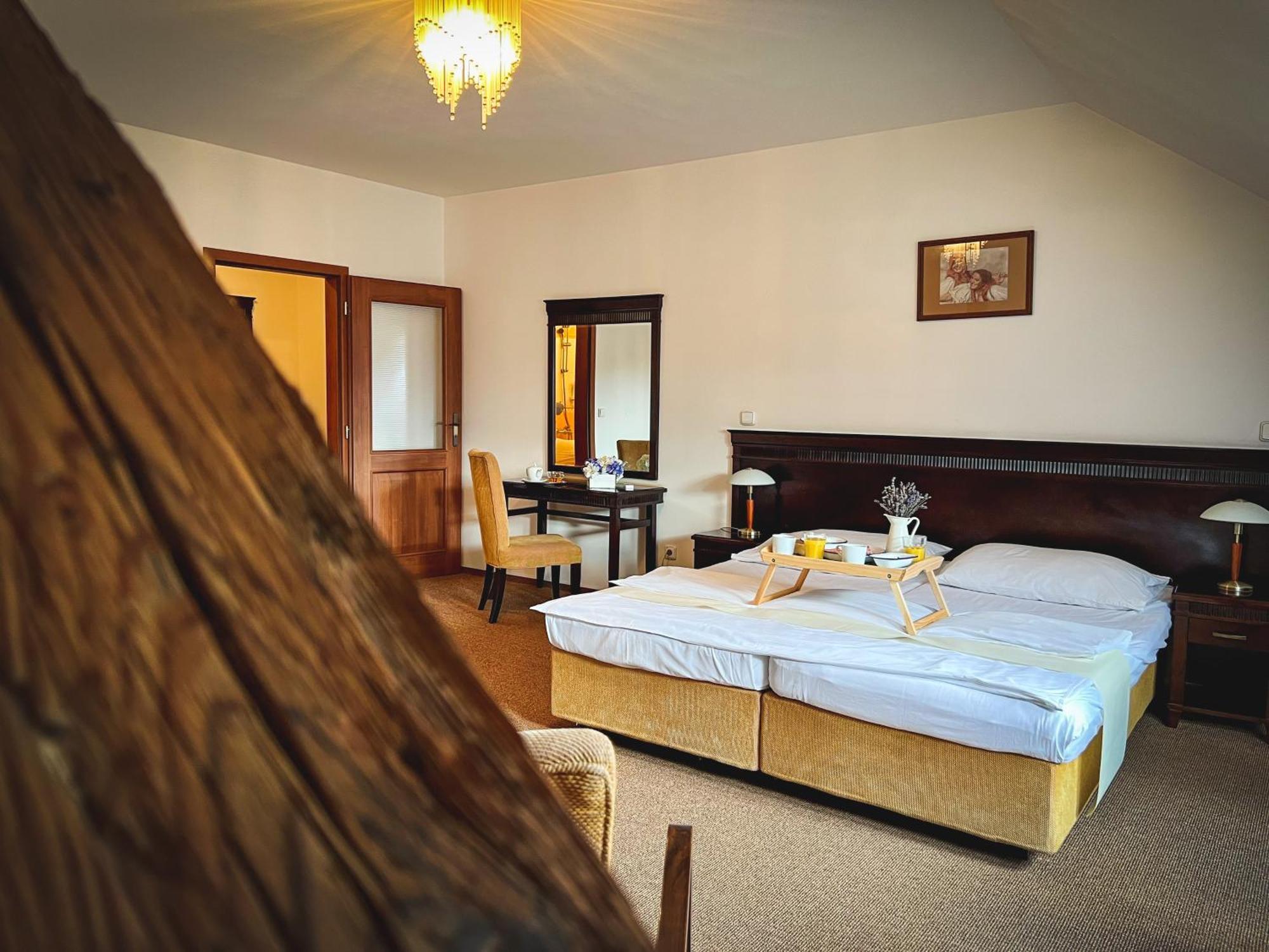 Hotel U Zeleneho Stromu Nepomuk Ngoại thất bức ảnh