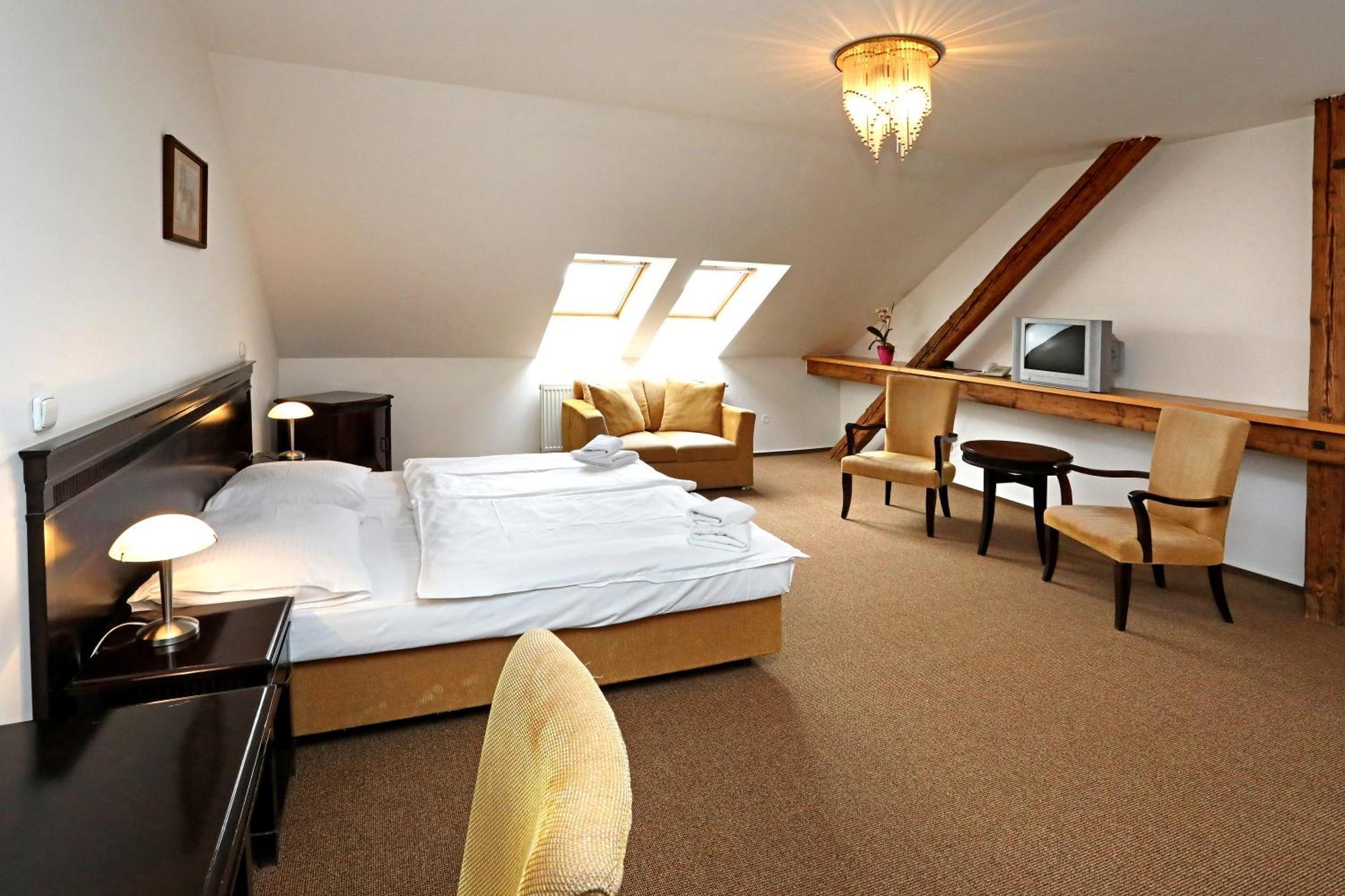Hotel U Zeleneho Stromu Nepomuk Ngoại thất bức ảnh